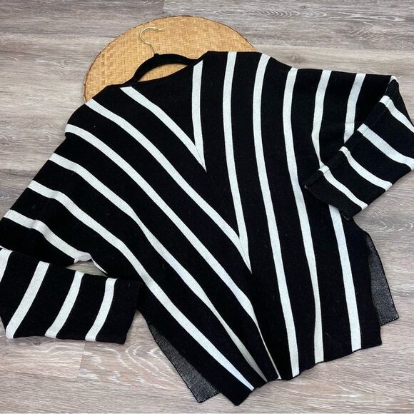 Anthropologie moth vertical stripe v neck sweater black‎ & white womens size XS - Picture 6 of 8